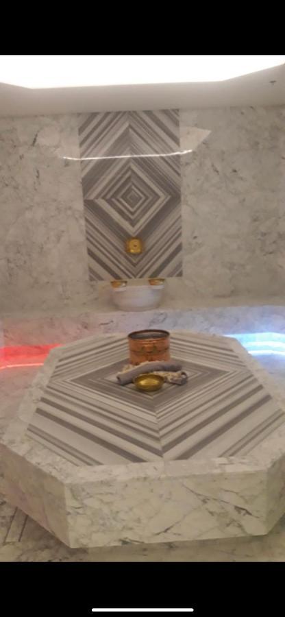 Apartment 16,26,27 Floors In Alliance Palace Batumi Eksteriør billede